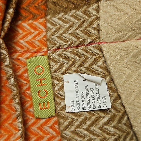 Echo Pleated Scarf - Picture 5 of 8